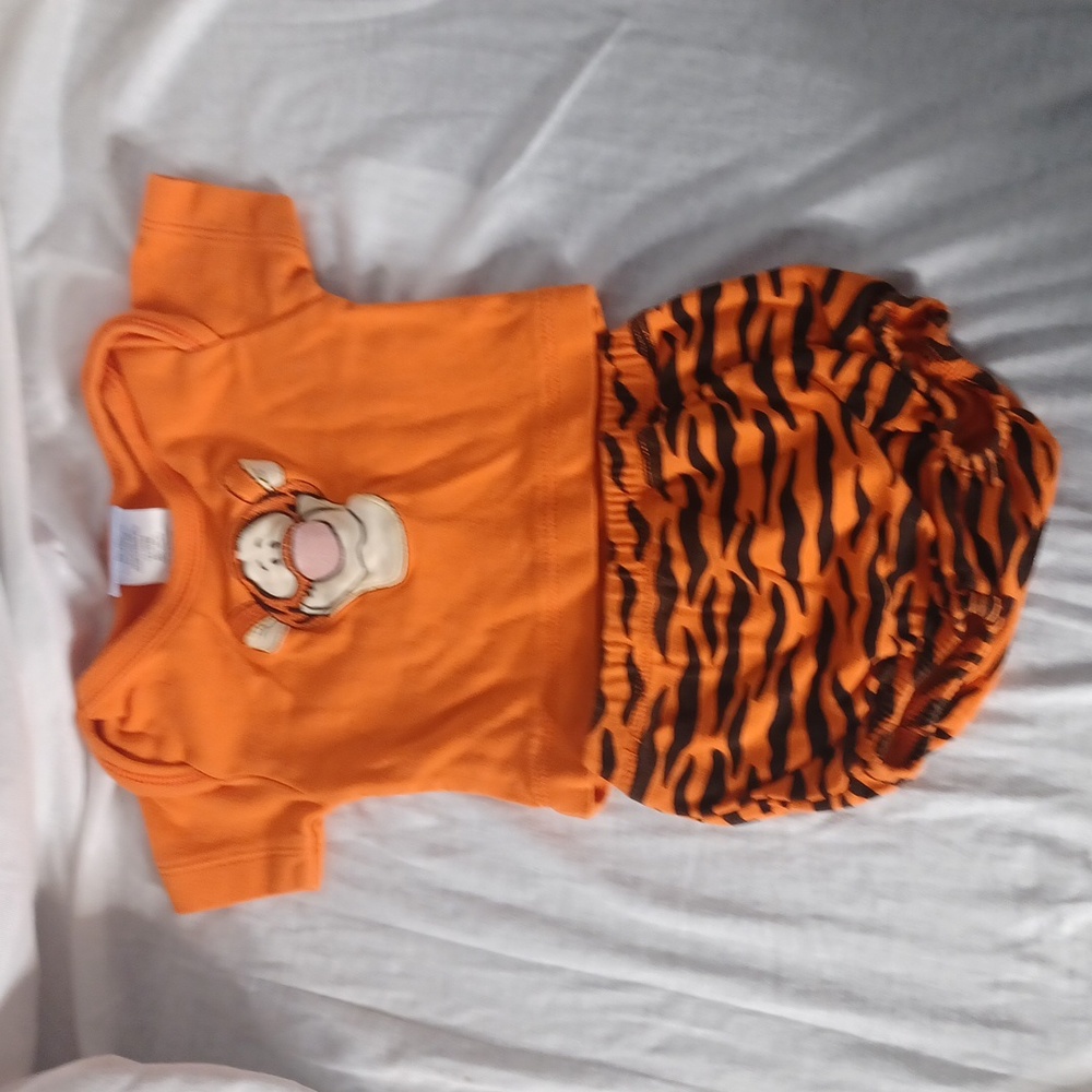 Vintage Disney Tigger‎ Infant outfit.